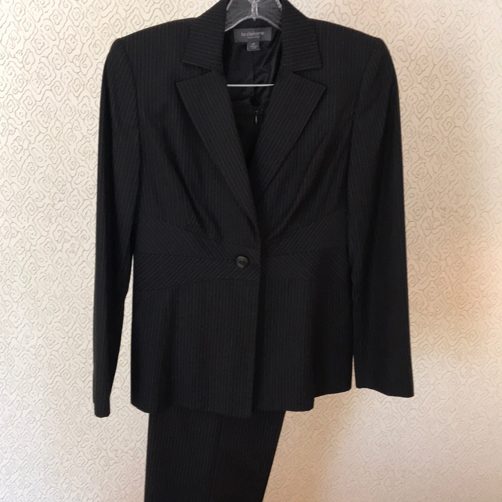 Like new! Black & blue pinstriped pant suit - Picture 2 of 10
